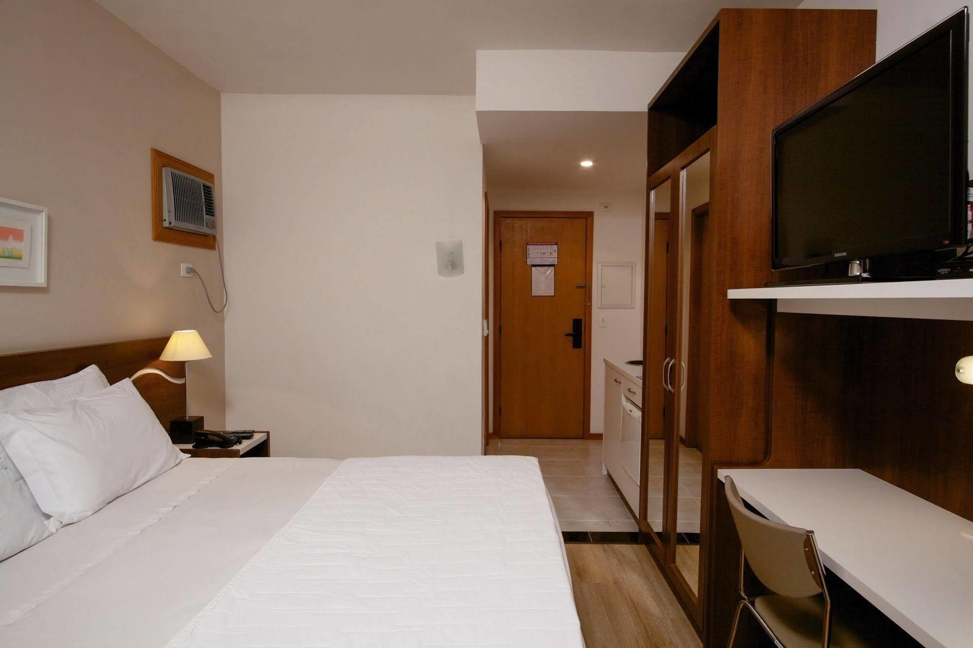 Bristol Centro Civico 4*